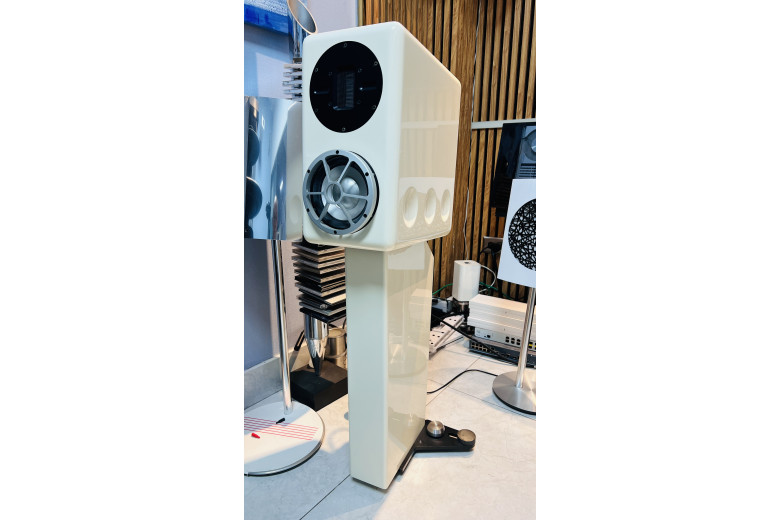 Roksan Oxygene Amplifier and CD Player + Loa Roksan Darius S1 -> like new 