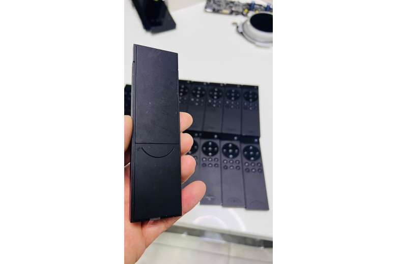 Remote Naim Mu-so và Mu-so Qb.