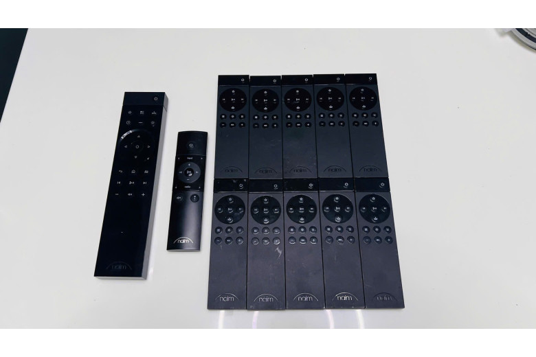 Remote Naim Mu-so và Mu-so Qb.