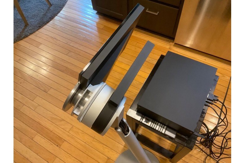 Floor Stand Beosound 5 vs 5 Encore